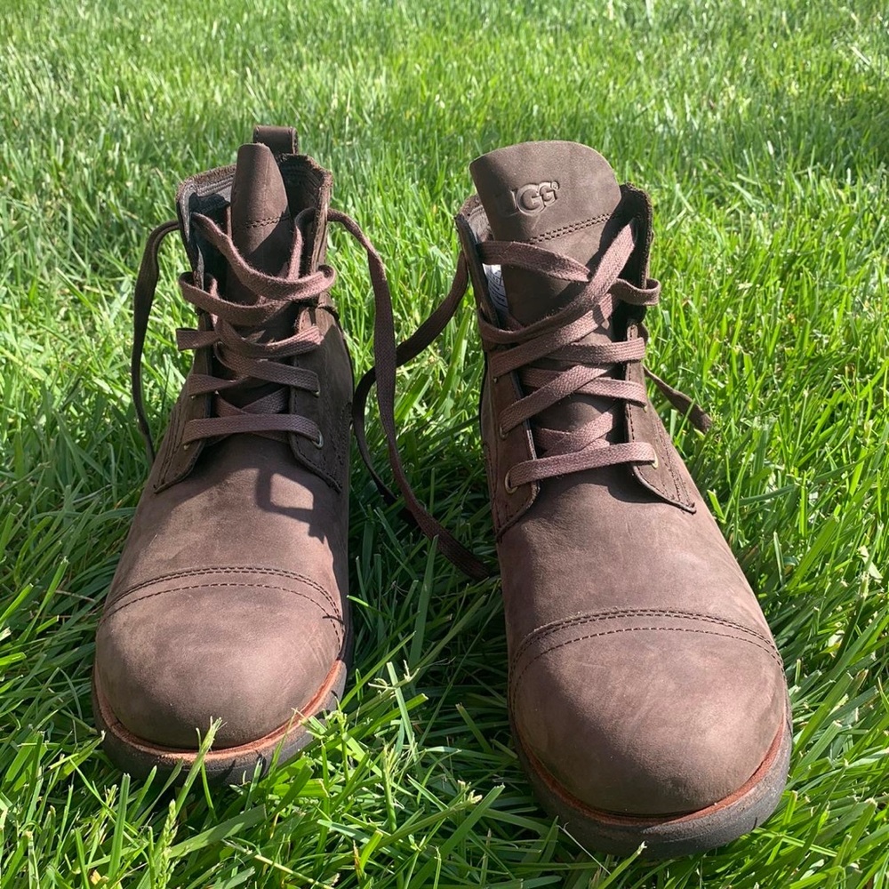 RARE NEVER WORN MEN’s UGG BOOTS